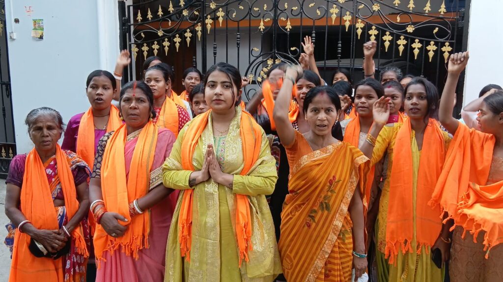 मानगो नगर निगम चुनाव : वार्ड 11 में एकता कुमारी का दमदार जनसंपर्क, बदलाव का कर रहीं दावा…. देखें VIDEO