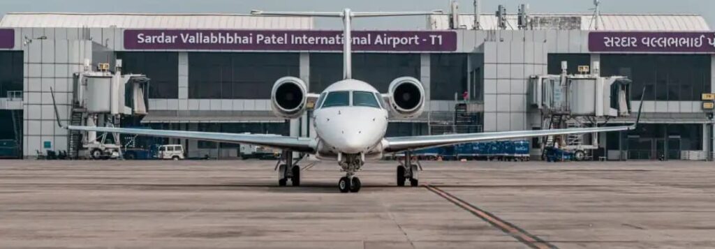 अबूधाबी से पेट में लाया 42 लाख का सोना, कस्टम ने करवाई पोटी; 3 कैप्सूल और 1 स्टील बॉल बरामद