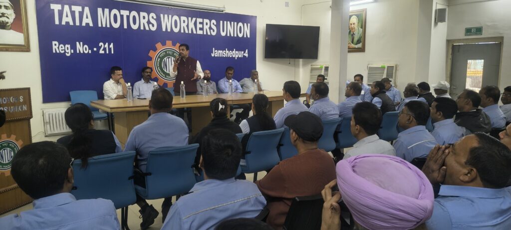 जमशेदपुर ब्ल्ड बैंक की टीम के साथ यूनियन की बैठक आयोजित