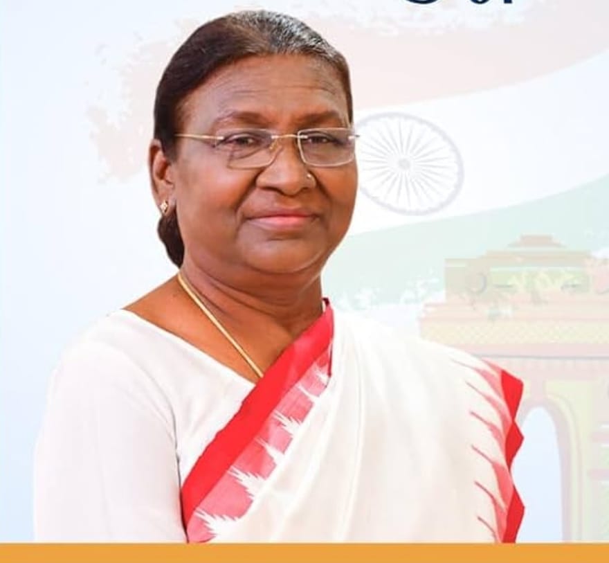 आज जमशेदपुर में राष्ट्रपति का आगमन : 4 घंटे शहर रहेगा हाई अलर्ट पर….. चकाचक सड़कें, चौकस पुलिस और रॉयल काफिला… आज खास बनेगा जमशेदपुर!