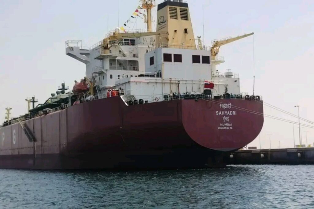 बड़ी खुशखबरी : ईरान से भारत पहुंचे 4,000 मीट्रिक टन एलपीजी से लदे शिवालिक शिप