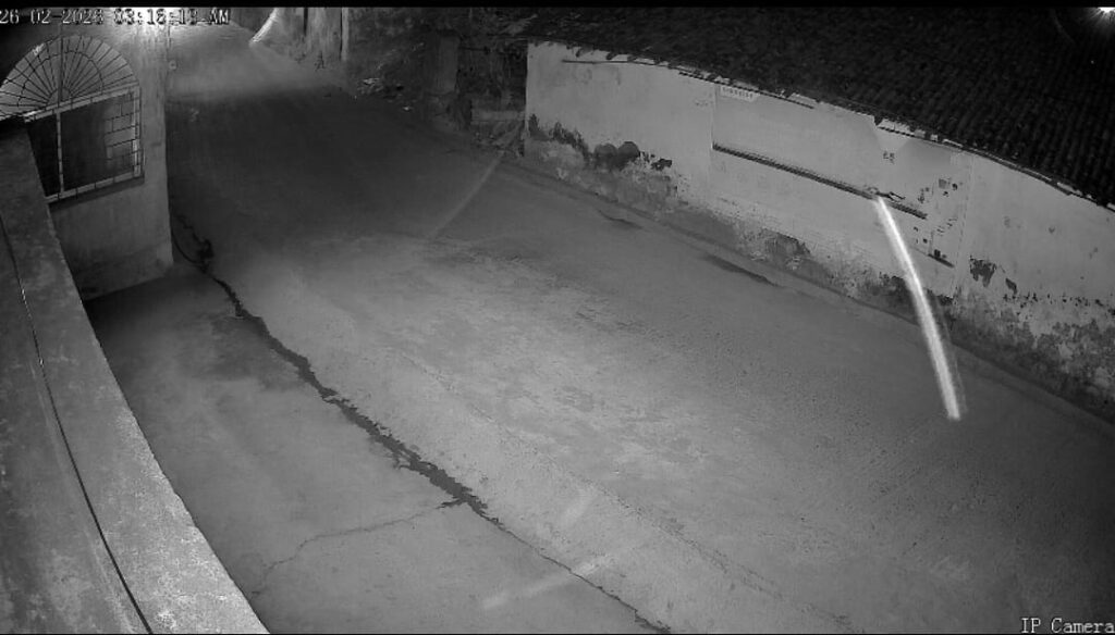 परसुडीह में महिला ने लगाई सुरक्षा की गुहार, घर पर बम फेंके जाने का आरोप……