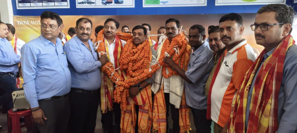 टाटा मोटर्स के विभिन्न डिवीजनों अध्यक्ष व महामंत्री का हुआ जोरदार स्वागत