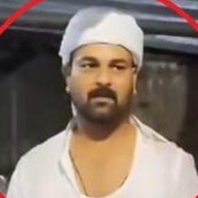 BIG BREAKING : तलवार से जानलेवा हमला, सूझबूझ से कार में घुसकर बची जान, आरोपी गिरफ्तार