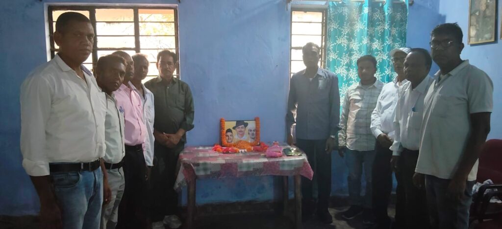 बांसारूली में शहीद भगत सिंह की जयंती पर मल्यार्पण