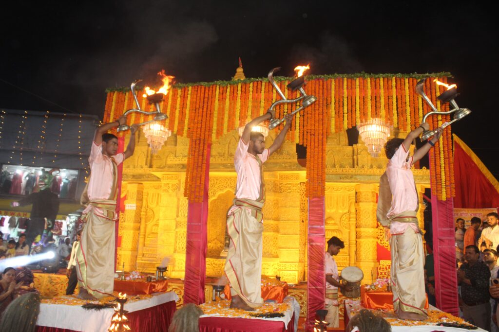 जय जय श्री राम के नारों से गुंजा साकची, बनाई गई प्रभु श्रीराम की रंगोली, राम लल्ला की हुई भव्य आरती, भक्तो में उत्साह