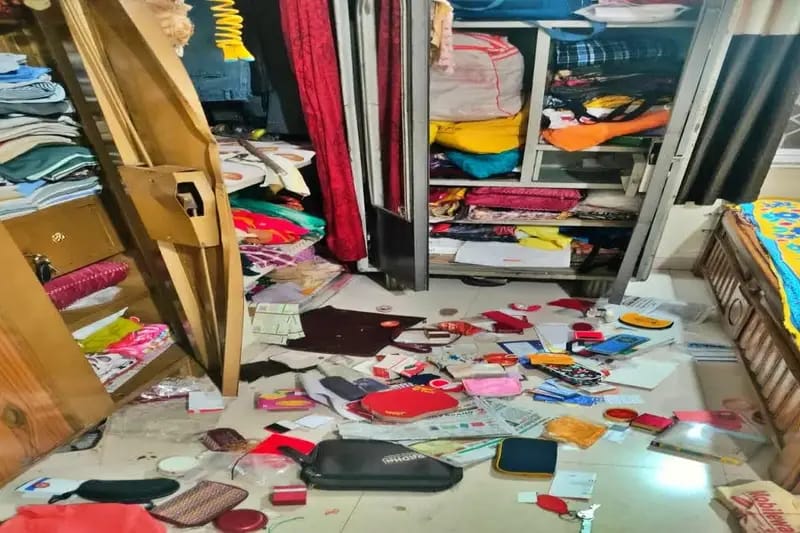 बंद घर से 15 लाख के गहने ले उड़े चोर… 4 दरवाजे, 4 लॉकर काटकर वारदात को दिया अंजाम….