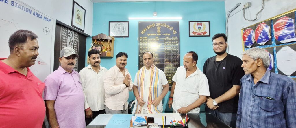 सुंदरनगर में शांतिपूर्ण रामनवमी पर पुलिसकर्मियों का सम्मान