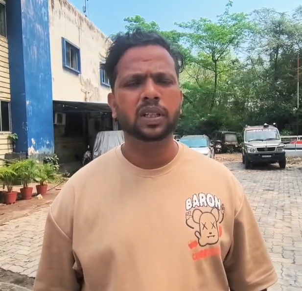 JAMSHEDPUR : साकची में सब्जी विक्रेता पर चापड़ से हमला, बाल-बाल बचा पीड़ित सब्जी विक्रेता… आरोपी की पिटाई…. देखें VIDEO क्या कहा सब्जी विक्रेता ने…..