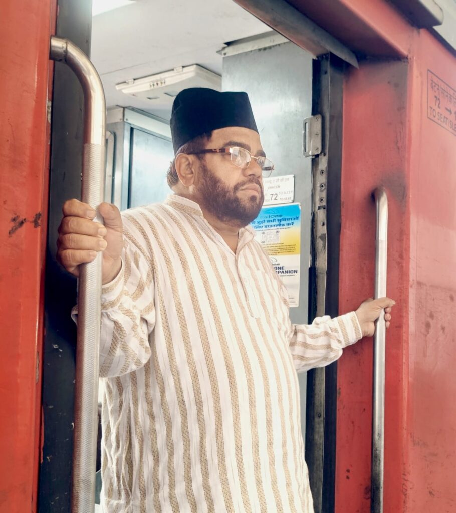 कांग्रेस पार्टी के जिला उपाध्यक्ष एवं समाजसेवी अंसार खा़न अपने पैतृक गांव बारा बस्ती चंदियाना के लिए रवाना