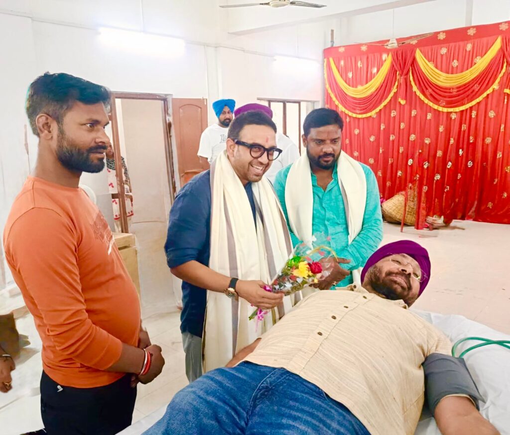 जमशेदपुर- खालसा सृजना दिवस बैसाखी पर चंचल भाटिया ने किया रक्तदान🩸