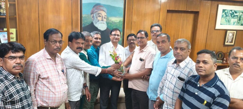 टाटा मोटर्स अस्पताल के नए प्रमुख डॉ. संजय लाल श्रीवास्तव का भव्य अभिनंदन, पटेल समाज ने दी बधाई