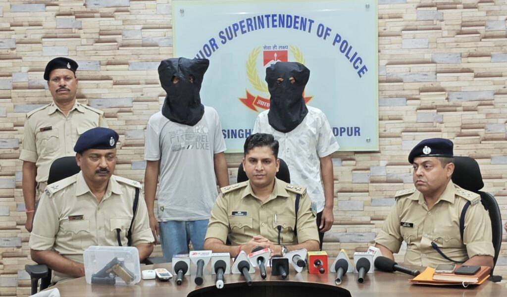 जुगसलाई पुलिस की बड़ी कामयाबी : अवैध हथियार सप्लाई गिरोह के दो सदस्य गिरफ्तार, लोडेड देशी पिस्टल और कारतूस बरामद