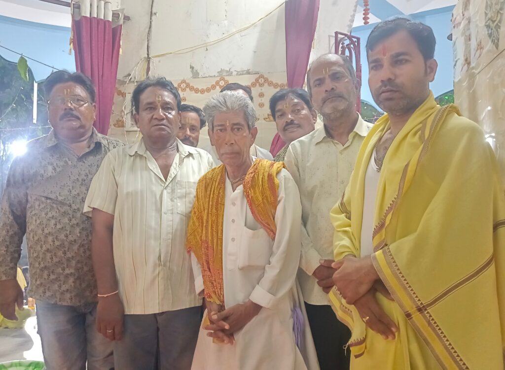 तीन दिवसीय अखंड हरिनाम संकीर्तन का भव्य आयोजन