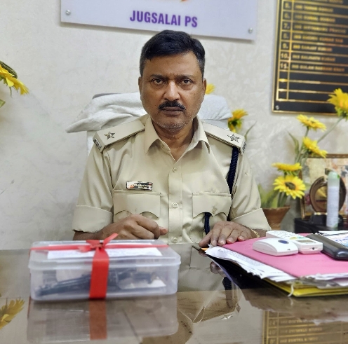जुगसलाई में पुलिस की बड़ी कार्रवाई, 17 वर्षीय किशोर हथियार के साथ धराया, लोडेड देशी कट्टा व दो जिंदा कारतूस बरामद, आर्म्स एक्ट के तहत मामला दर्ज