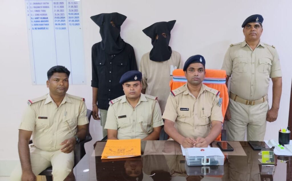 JAMSHEDPUR : 30 हजार में खरीदी थी पिस्तौल, पुलिस ने खरीदार और सप्लायर दोनों को दबोचा, बड़ी वारदात के फिराक में घूम रहा था युवक….