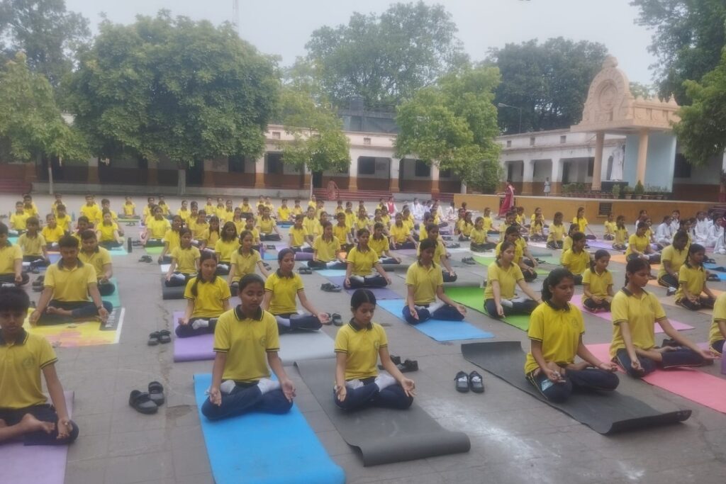 अंतर्राष्ट्रीय योग दिवस के शुभ अवसर पर योग महोत्सव का आयोजन