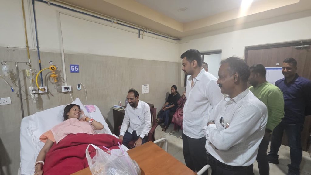 विधायक पूर्णिमा साहू के अस्वस्थ होने पर सांसद विद्युत वरण महतो ने जाना हाल, बेहतर उपचार के लिए चिकित्सकों से की चर्चा