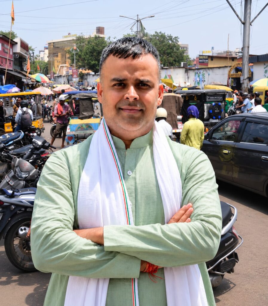 अधिकृत सूची में नहीं आम बागान मैदान, फिर किसके आदेश पर हो रही पार्किंग वसूली….? : सौरभ विष्णु