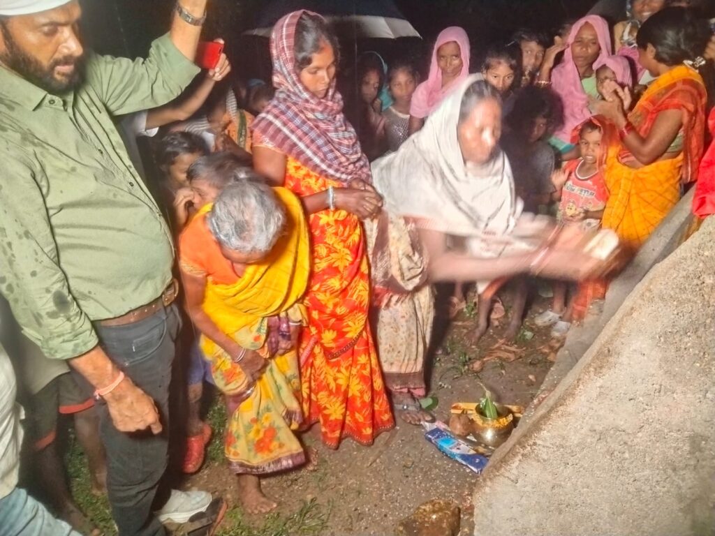 जोन्हा डीपाटोली में पथ निर्माण, सोनापतरा में पीसीसी और बरवादाग में उप स्वास्थ्य केन्द्र का शिलान्यास
