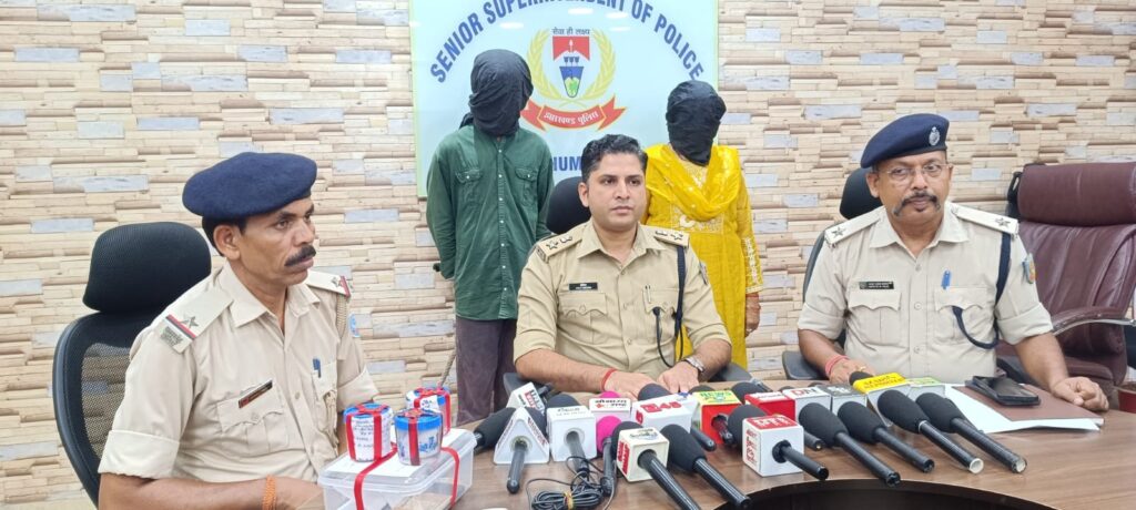 जमशेदपुर : ब्राउन शुगर के साथ माँ-बेटे समेत तीन गिरफ्तार, सीतारामडेरा पुलिस की बड़ी कार्रवाई