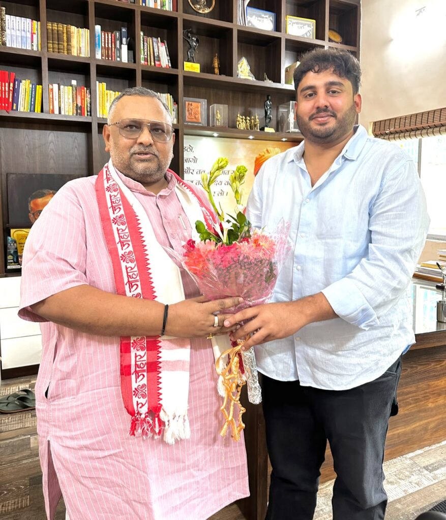 राज्यसभा सांसद प्रदीप वर्मा से मिले डिप्टी मेयर अंकुर सिंह, लिया आशीर्वाद