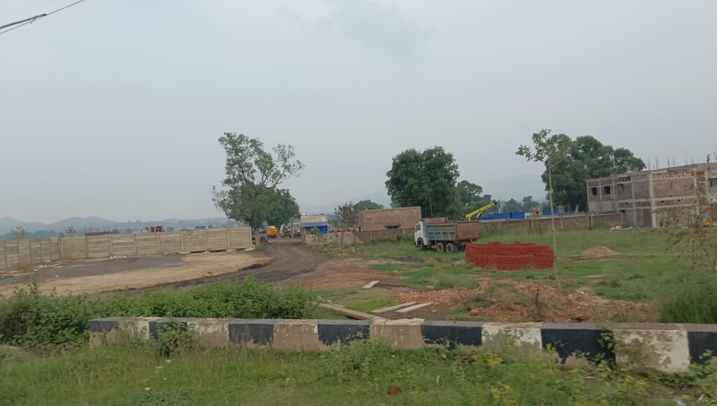 सरायकेला : एसएम स्टील प्लांट को लेकर आदरडीह में बढ़ा तनाव, ग्रामीणों ने प्रशासन से की हस्तक्षेप की मांग