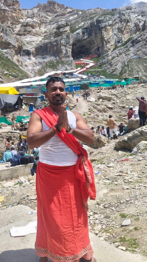 अमरनाथ धाम में पूजा-अर्चना कर झारखंड एवं जमशेदपुरवासियों की सुख-समृद्धि की कामना