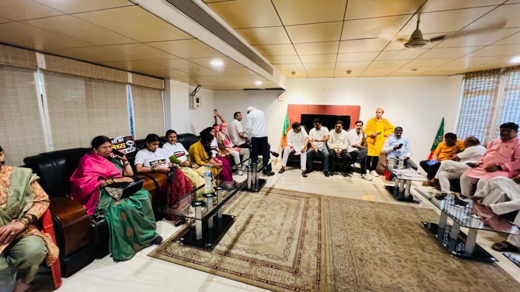 रांची में बड़ा सियासी घमासान : विधानसभा घेराव प्रदर्शन के दौरान भाजपा विधायक और नेता खेलगांव कैंप जेल में डिटेन