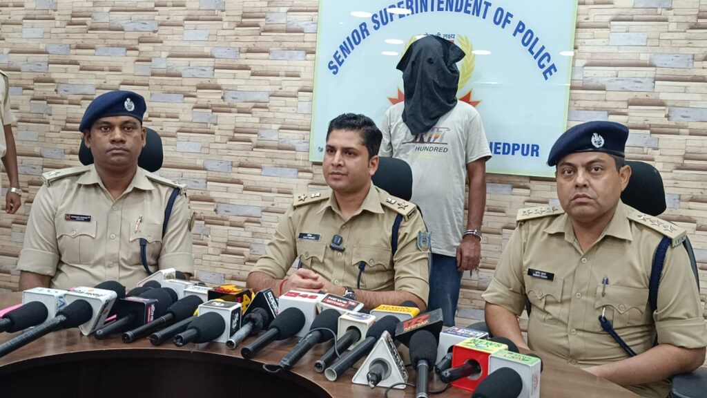 JAMSHEDPUR : शशि कुमार भगत उर्फ “दिलखुश” को पुलिस ने 510 ग्राम गांजा के साथ किया गिरफ्तार