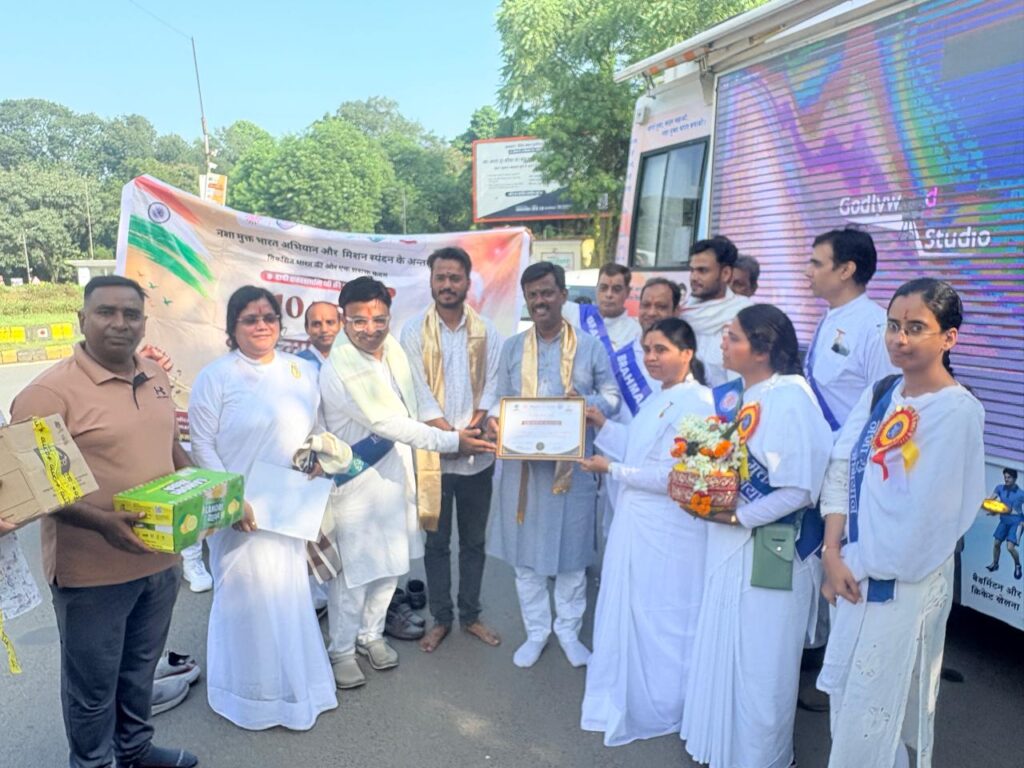 नशामुक्त भारत अभियान के जागरूकता वाहन का दिनेश कुमार ने किया स्वागत