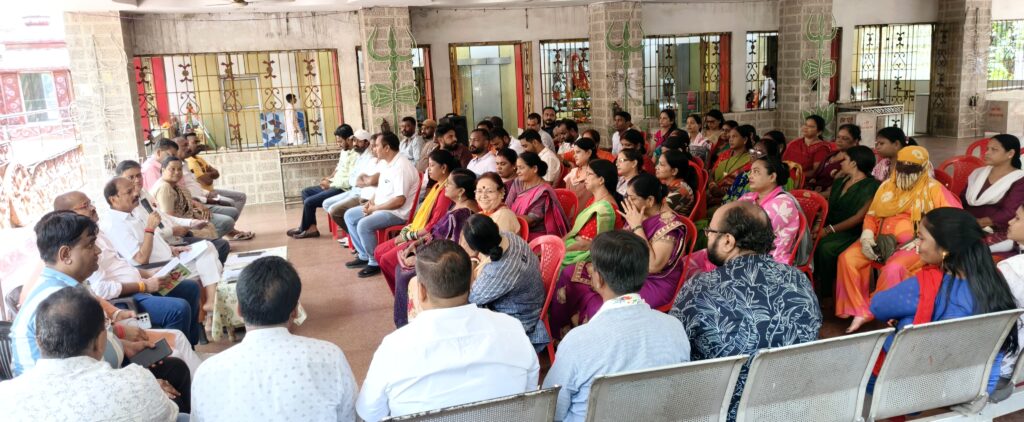 सूर्य मंदिर समिति सिदगोड़ा के तत्वावधान में भव्य जलाभिषेक यात्रा की तैयारियाँ जोरों पर, 17 अगस्त को तीसरी सोमवारी पर बारीडीह से निकलेगी जलाभिषेक यात्रा, पूर्व मुख्यमंत्री रघुवर दास ने की तैयारियों की समीक्षा