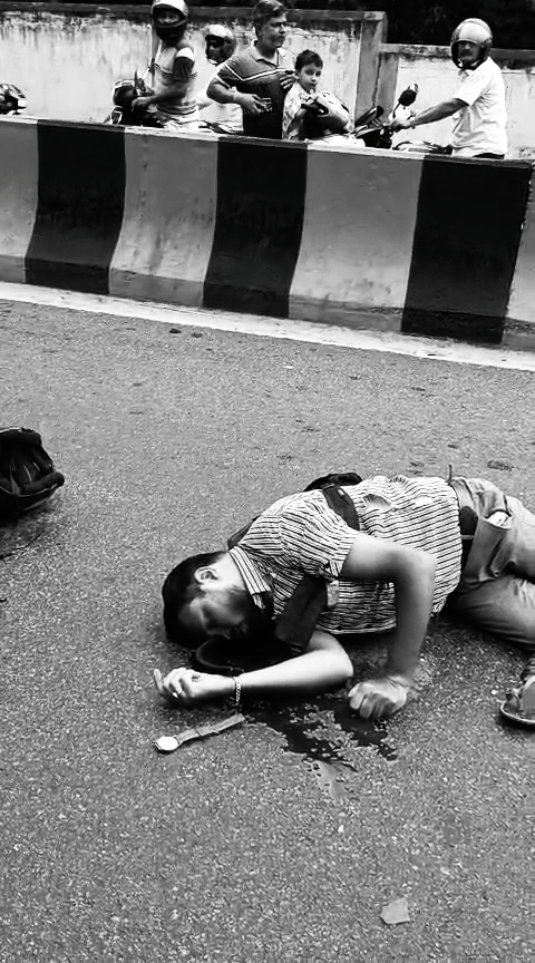 गोलमुरी में सड़क हादसा, बाइक सवार की मौत, अज्ञात वाहन की तलाश