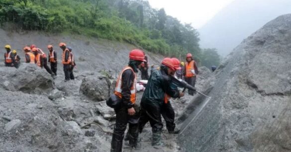 ग्लेशियर गिरा, 100 किलोमीटर तक दौड़ी तबाही… जानिए नेपाल में आई विनाशकारी बाढ़ की पूरी कहानी