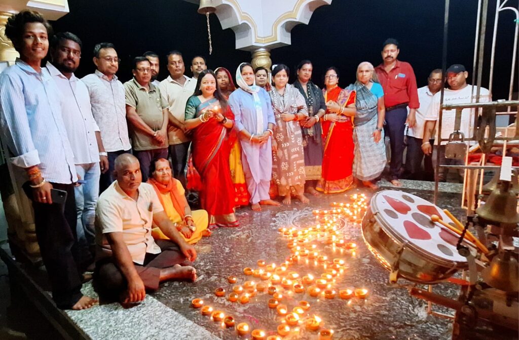 नरेंद्र मोदी के जन्मदिन पर लालडीह काली मंदिर में जले 101 दीप, डॉ. सुनीता सोरेन के नेतृत्व में हुआ आयोजन