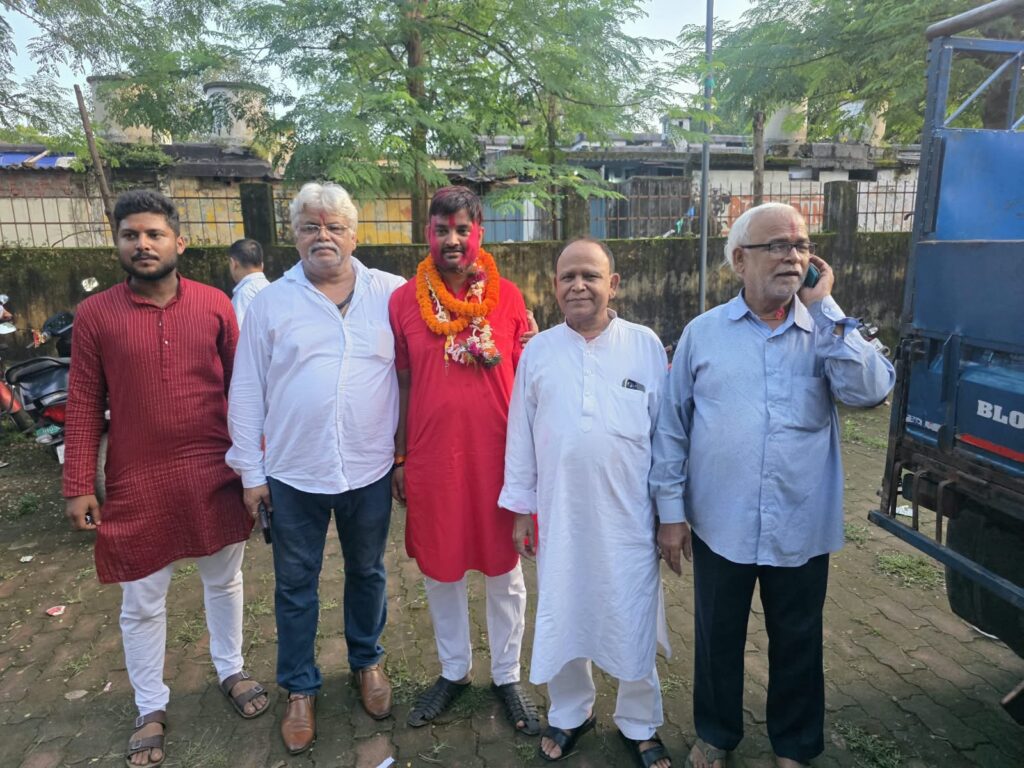 ब्राह्मण युवा शक्ति संघ के नव निर्वाचित पदाधिकारियों को महेंद्र पांडेय ने दी बधाई