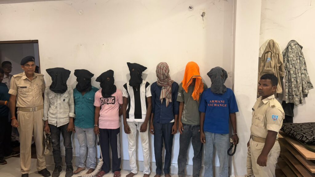 गणेश विसर्जन के दौरान दो पक्षों में मारपीट मामले में पुलिस ने 7 आरोपियों को दबोचा…. तुरियाबेड़ा में हुए विवाद के मामले में तीन विधि-विरुद्ध बालक भी निरुद्ध, दोनों पक्षों की ओर से दर्ज हुए थे काउंटर केस….