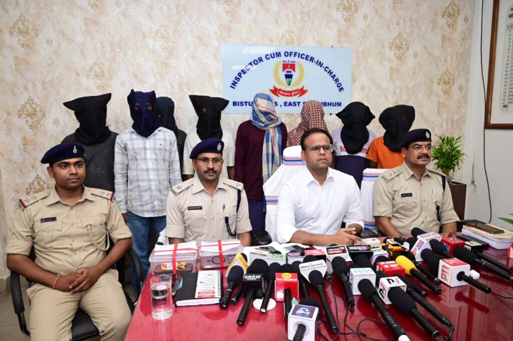 JAMSHEDPUR : बिष्टुपुर में वाहन चोर गिरोह का भंडाफोड़, 21 दोपहिया बरामद….. पीएम मॉल के पास से शुरू हुई जांच पहुंची बागबेड़ा, पोटका और कोवाली तक, आठ आरोपी गिरफ्तार कर भेजे गए जेल