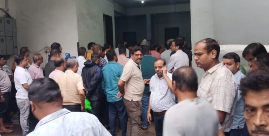 नम आंखों से वंशिका को अंतिम विदाई, पार्वती घाट पर हुआ अंतिम संस्कार