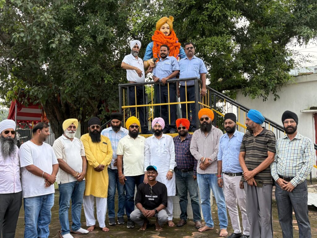 भगत सिंह की 119वीं जयंती पर जेम्को में श्रद्धांजलि सभा….. “भारत माता की जय” और “इंकलाब जिंदाबाद” के नारों से गूंजा भगत सिंह शहीद चौक