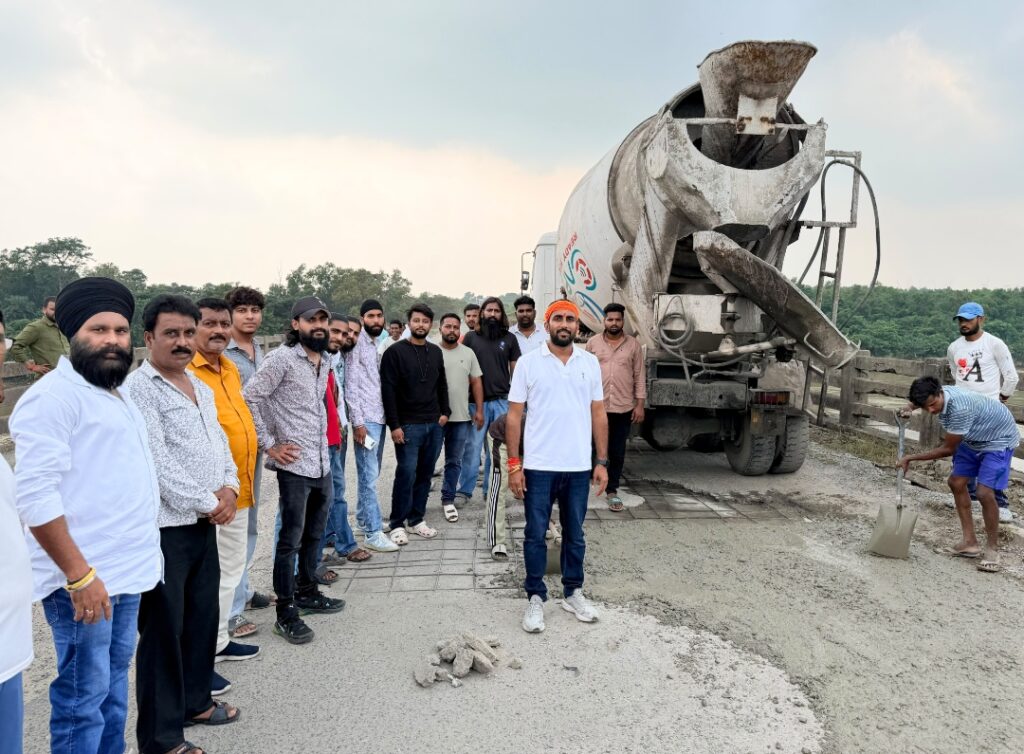 जनसहयोग से बदली लुआबासा पुलिया की तस्वीर, रेडीमिक्स कंक्रीट से हुआ मरम्मतीकरण, जनसरोकार के कार्य के लिए जनप्रतिनिधि नहीं, इच्छाशक्ति जरूरी : बंटी सिंह
