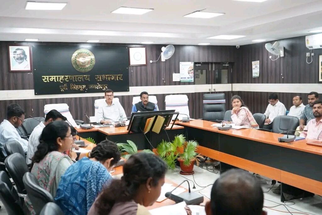 ग्रामीण विकास योजनाओं की मुख्यमंत्री हेमंत सोरेन ने की समीक्षा, पंचायतों में रोजगार सृजन और लंबित आवासों को पूरा करने का निर्देश