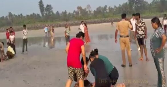 दिवेआगर समुद्र तट पर पिकनिक मातम में बदला, 8 छात्रों की डूबने से मौत…. पुणे के आलंदी से 48 लोगों का दल पहुंचा था घूमने, नहाने के दौरान तेज बहाव की चपेट में आए छात्र