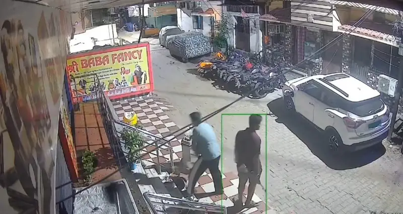 JAMSHEDPUR : सिदगोड़ा में एयर राइफल से दहशत फैलाने की कोशिश, पुलिस ने हथियार किया जब्त…. फरार आरोपी की तलाश में छापेमारी, पुलिस ने अफवाहों से बचने की अपील की….