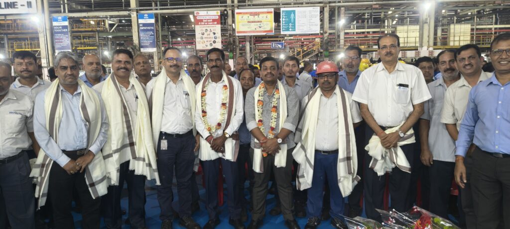 टाटा मोटर्स : इंजन डिवीजन , प्लांट वन व फाइव थाउजेंड विभाग में अध्यक्ष – महामंत्री का हुआ जोरदार स्वागत