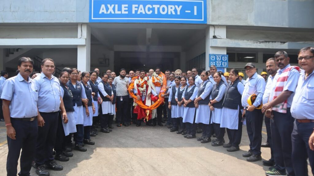 टाटा मोटर्स : फ्रंट व रियर एक्सल फैक्ट्री में अध्यक्ष व महामंत्री का हुआ स्वागत