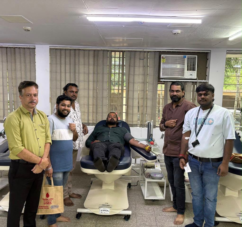रतन टाटा जी की दूसरी पुण्यतिथि पर इया फाउंडेशन के सदस्यों ने किया रक्तदान