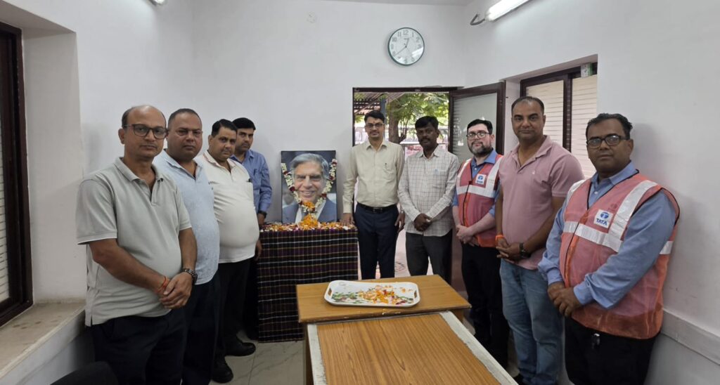 टाटा स्टील डाउनस्ट्रीम प्रोडक्ट लिमिटेड के सी आर यूनियन कार्यालय में रतन टाटा जी को श्रद्धांजलि अर्पित