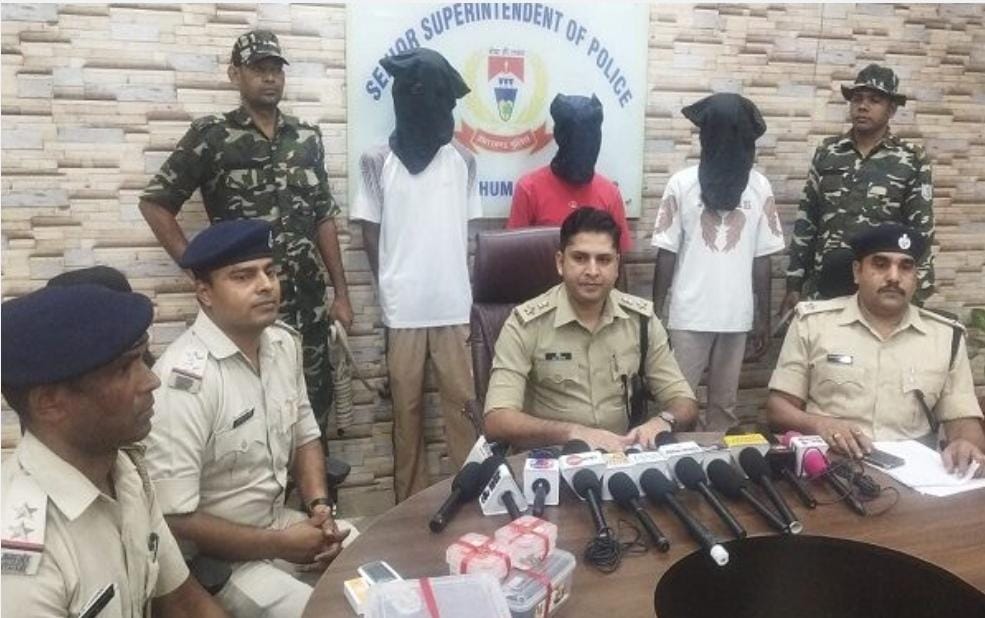 JAMSHEDPUR : कदमा में हत्या की साजिश नाकाम, दो पिस्टल और 19 गोलियों के साथ तीन गिरफ्तार