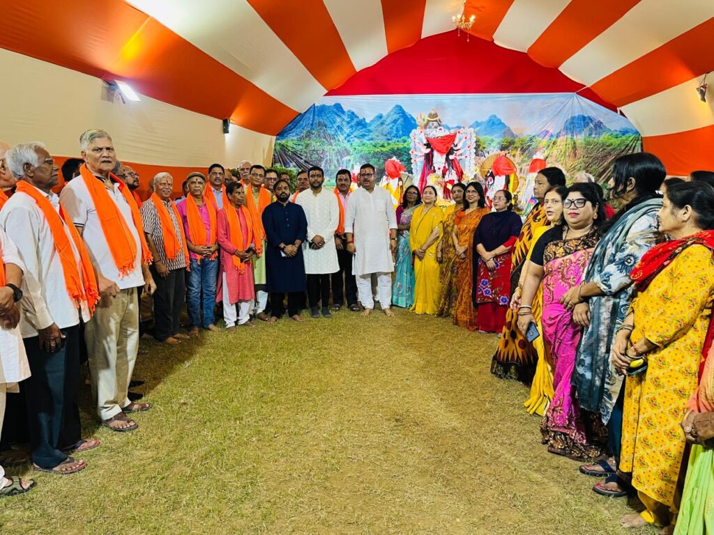 आशियाना अनंतरा के दुर्गा पूजा पंडाल का खुला पट, छह दिनों तक चलेगा सामूहिक आयोजन